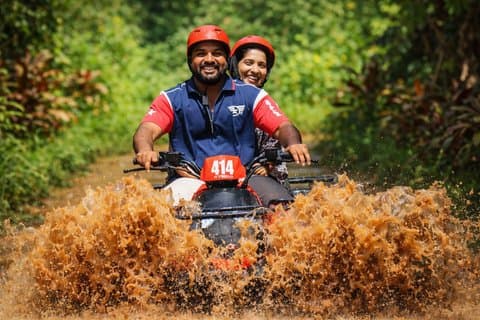 Tour de día completo en Bali con quads y rafting
