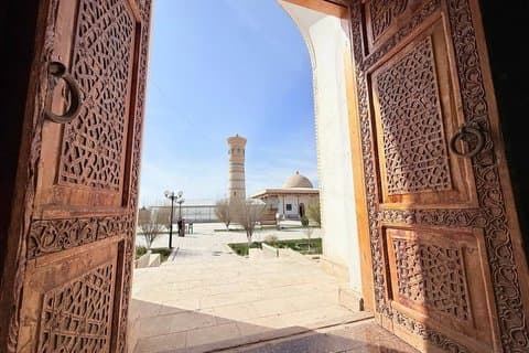 Bukhara: Seven Pirs privat guidet tur med transport