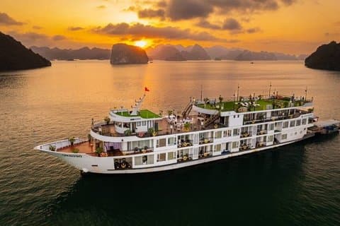 Fra Hanoi 4 - Dag : NinhBinh og Halong Bay Cruise med balkong