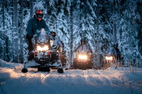 Aventure en soirée avec motoneige et collations