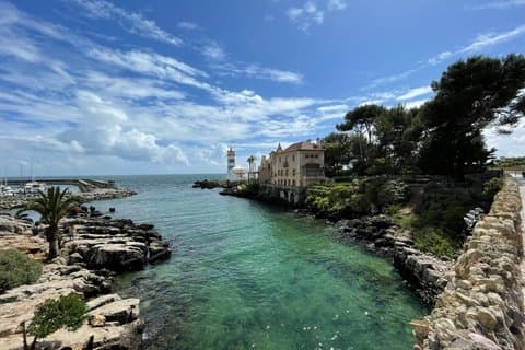Tour privato di un'intera giornata a Sintra, con visita ai palazzi, alla costa e a Cascais.