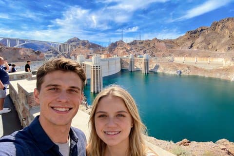 Liten grupp Hoover Dam, 7 Magic Mountain Halvdags Express Tour