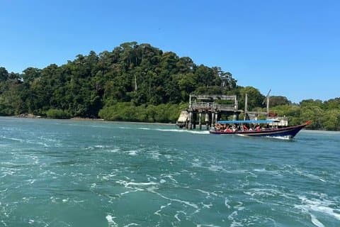 Langkawi Hidden Islands Discovery Cruise med afhentning
