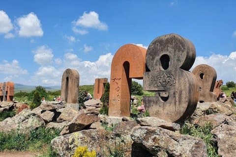 Dagstur til Amberd Fort Aragats og Kari Lake fra Jerevan