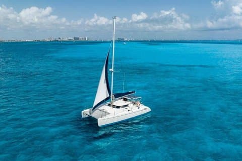 Catamaran Tour to Isla Mujeres "All Inclusive"