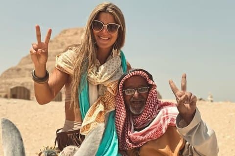 Tour privato di un'intera giornata delle Piramidi di Giza e Saqqara in Egitto