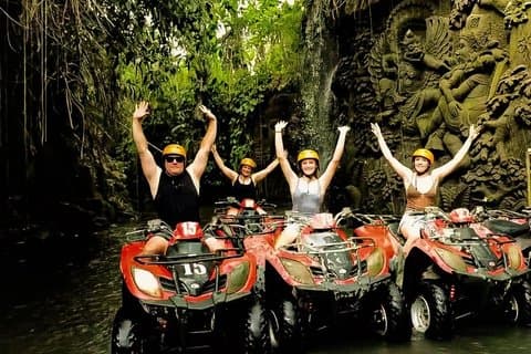 Balade en VTT à Bali Ubud cascade, rizière, rivière, grotte du temple de Kingkong