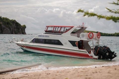 6 Island Speedboat Hopping Tour in Komodo National Park
