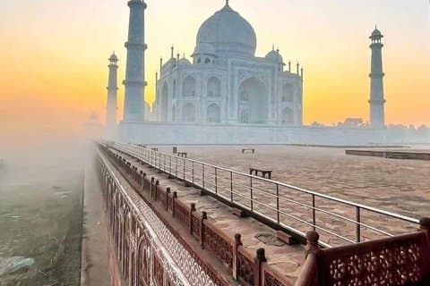 2 - Dag luksus Taj Mahal Tour fra Mumbai med fly og hotel