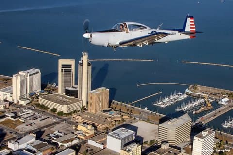 歴史的な飛行機で南テキサスを巡るプライベート観光ツアー