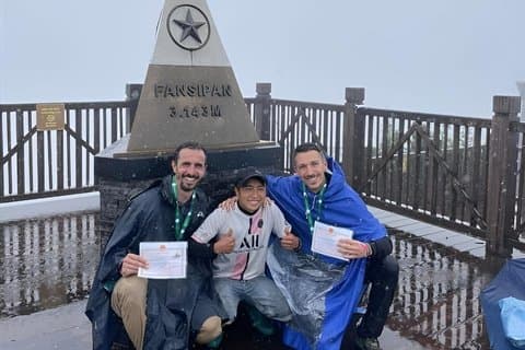 Sapa 1 Día Subir a la Montaña Fansipan con Guía Local