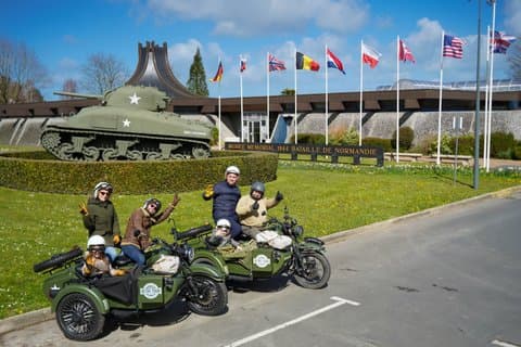 Partindo de Bayeux: passeio privado de sidecar com duração de 2 horas pela Normandia.