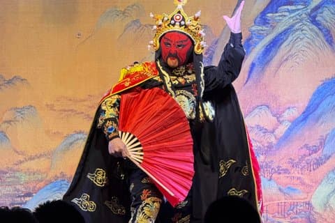 Tempels, gezichtsveranderende show en het lokale leven vanuit Chengdu