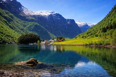 Selvguidet Bergen til Oslo Dagstur med Flamsbana & Fjordcruise