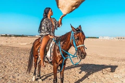 3H Horse Ride on Beach & Desert & Swim + Transfer / Hurghada