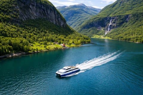 Bergen : Selvrejse rundt om Sognefjord (lange krydstogt og Flam tog)