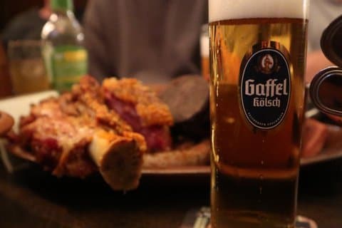 Tour culinario della casa della birra di Colonia con Kölsch e cibo illimitati