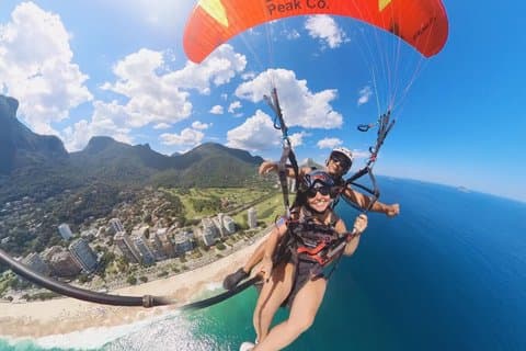 Parapente depuis la plus belle vue de Rio de Janeiro.
