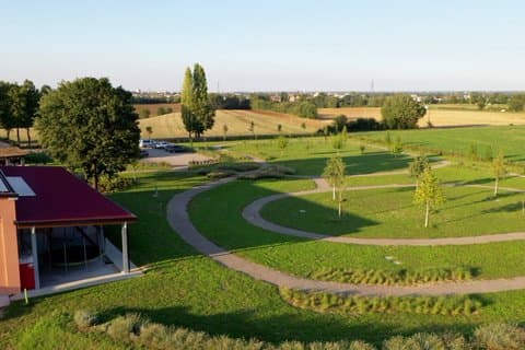 Esperienza in fattoria a Reggio Emilia per piccoli gruppi: cibo e vita rurale