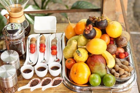 Assaggia i migliori caffè e frutta colombiani al nostro Café