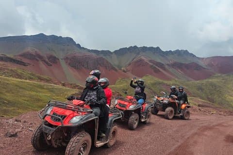 Perú : Valle Rojo y Montaña Arco Iris Tour en ATV Sin Senderismo Cusco