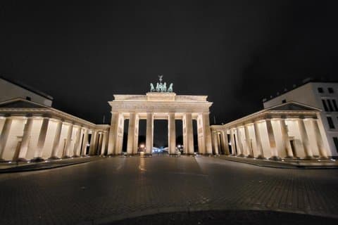 Hoteller i nærheden af Berlin by Night Illuminated Landmarks Walking Tour