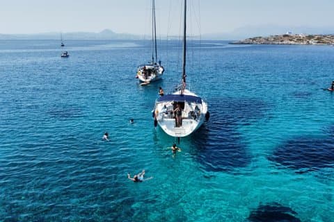 Seiling cruise til Dia Island med drikke og måltider