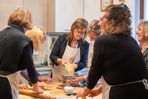 Kok og spis med en lokal i Rom af Cesarine