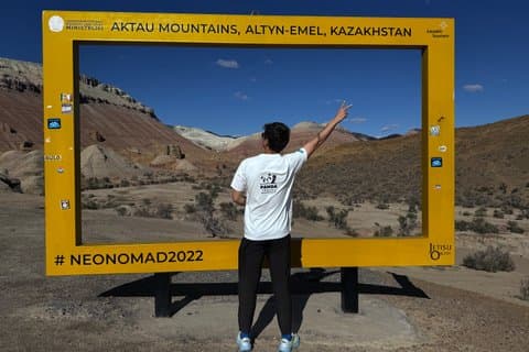 Altyn Emel Eventyr i Aktau bjergene Katutau og sangende dune