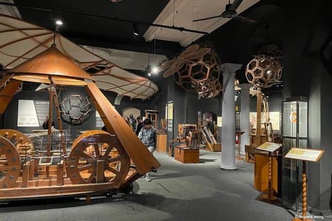 Leonardo da Vinci Museum Ticket and Audio City Tour em Florença