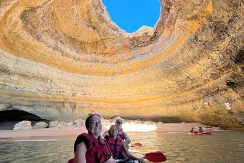 Excursion en kayak à Benagil : petits groupes et grottes secrètes