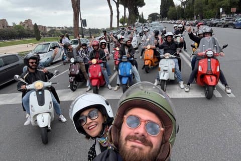 Rom Vespa och Fiat 500 Liten grupptur med fotograferingsalternativ