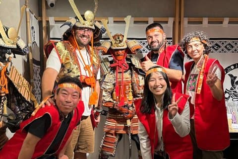 Sushi-fremstilling med interaktiv samuraioplevelse på JIN-ASAKUSA