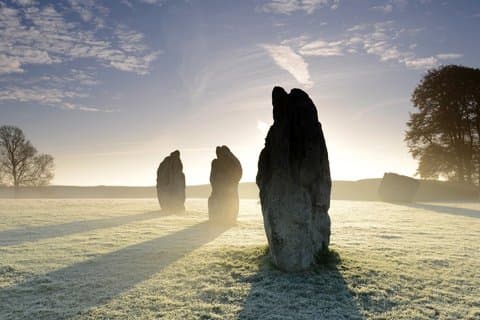 Avebury & Silbury Hill: il fratello massiccio del Neolitico di Stonehenge