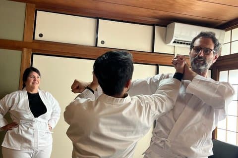 Karate Lesson in Kagoshima by a Champion | Board Breaking