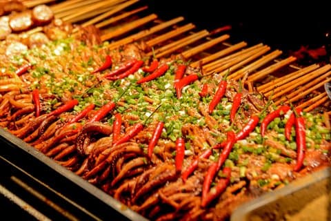 Tour gastronómico privado por la noche de Chengdu con opciones de rutas locales