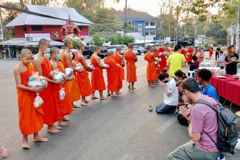 Early Morning Monk Ceremony Wat Doi Suthep Wat UMong CM Lake.