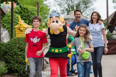 Trasferimento al parco a tema Asterix da Parigi con biglietto d'ingresso opzionale