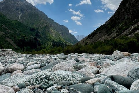 Excursão Privada Ala Archa Gorge