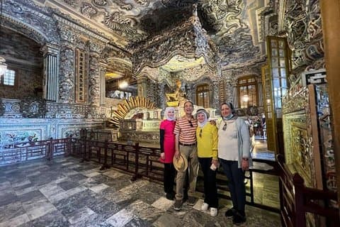 Hotell i nærheten av Thien Mu Pagoda & Royal Tombs Tour