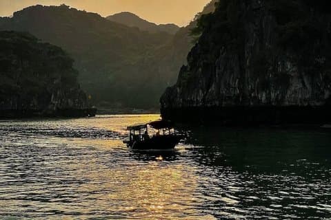 Hoteller i nærheden af Ha Long and Lan Ha Bay Private Canoe Secret Gems Tour