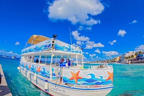 Doppeldecker Katamaran nach El Cielo