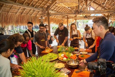 Nha Trang Cooking Class, Market Tour, and Craft Village