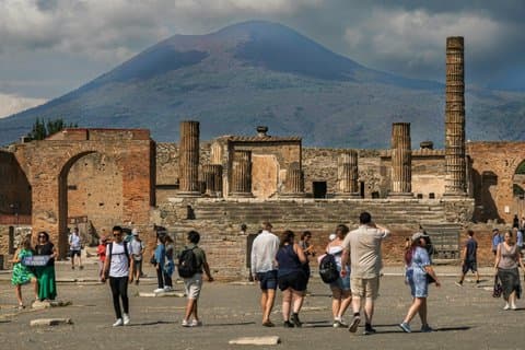 Pompeii and Naples Group Tour from Salerno Skip the Line Ticket