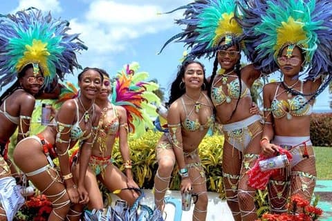 20 og 21 juli Karneval Chaperone for sikker og sjov fornøjelse