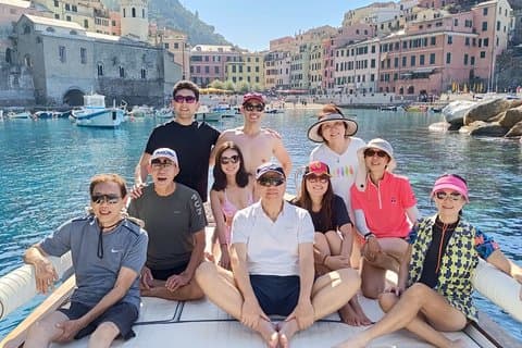 Monterosso : Daily boat tours with drinks on board