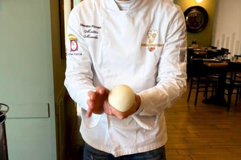 Authentic Pizza Making Class in Lecce with Pizzaiolo & Lunch