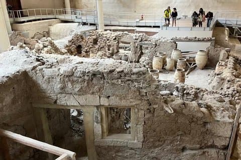 Esplora la città preistorica di Akrotiri con Guida (salta la coda)
