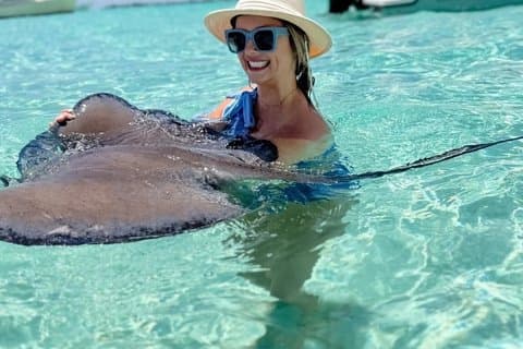 Aquaholic Charters: Private Grand Cayman Luxury Adventure 2-4Hrs