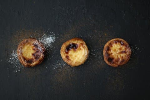Histoires de promenades véganes de Porto Francesinha Dégustation végétalienne et vinicole